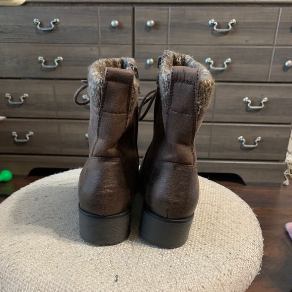 Lace-up Boots - Picture 3 of 4